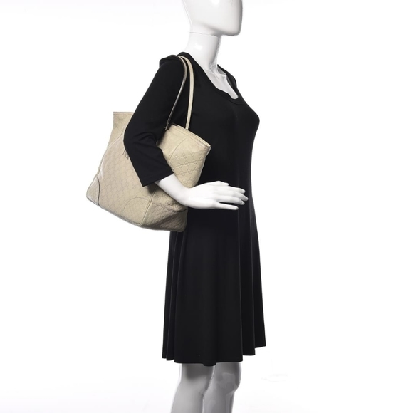 Gucci Handbags - GucciGuccissima Medium Bree Tote Off White